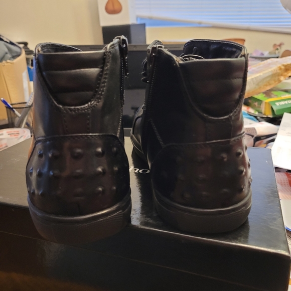 Man's shoes - Picture 4 of 9